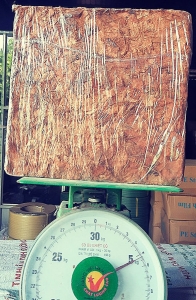Coco Husk Chip Block – Vỏ Dừa Cắt Ép Khối 5kg – 3kg – 1kg – 650g – 500g | VinaTap