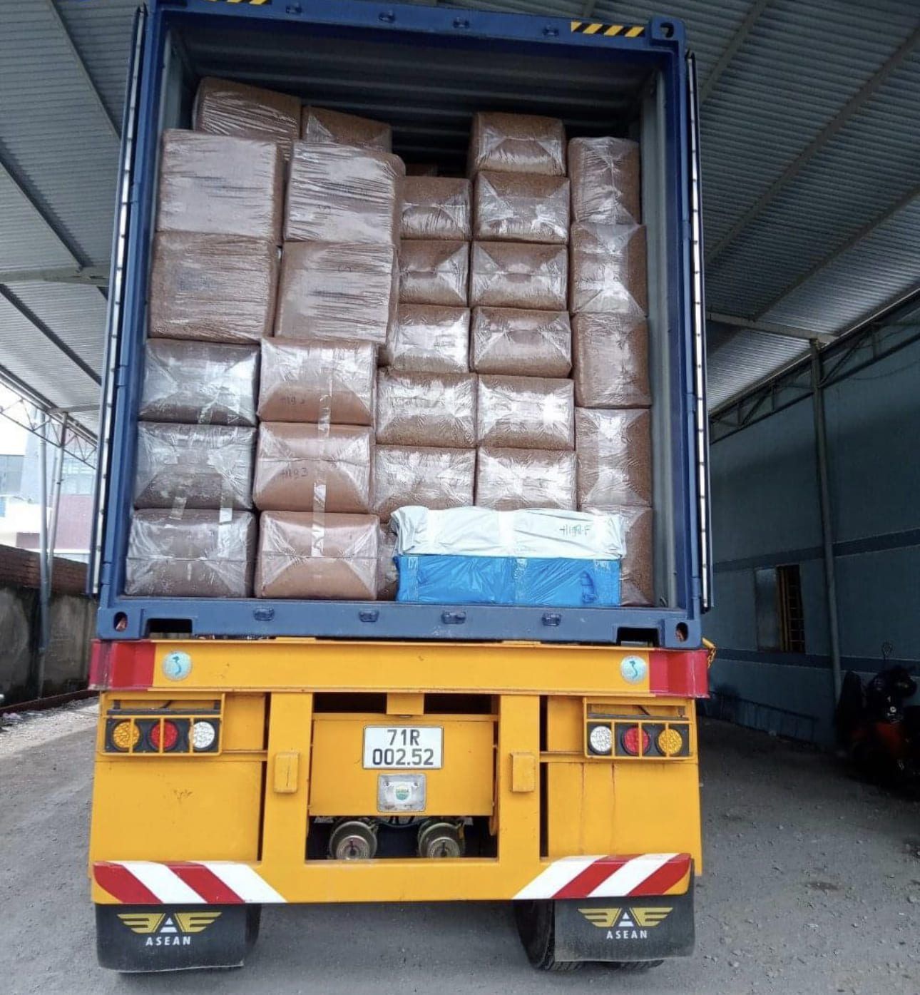 VinaTap Cocopeat 25kg Bale – Low EC Loose Coco Peat for Large-Scale Farming