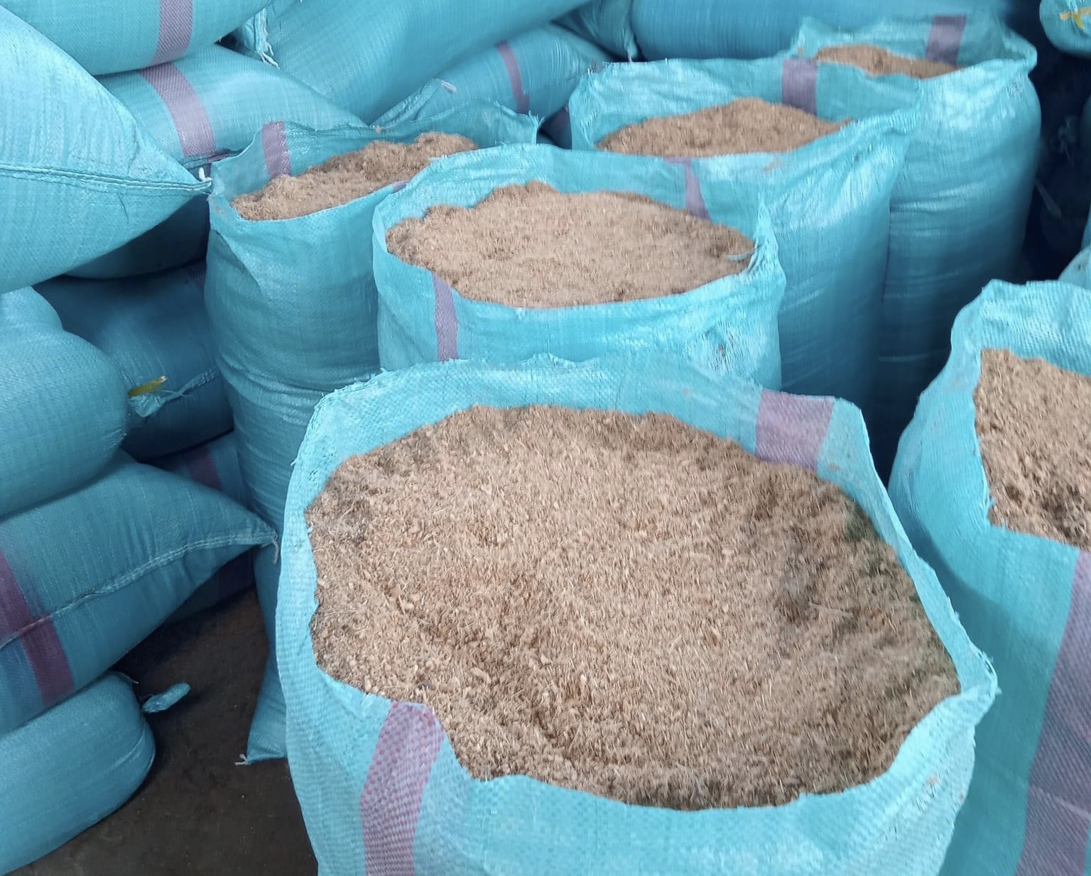 Cocopeat, coconut fiber made in Vietnam, high quality for planting trees and spreading livestock