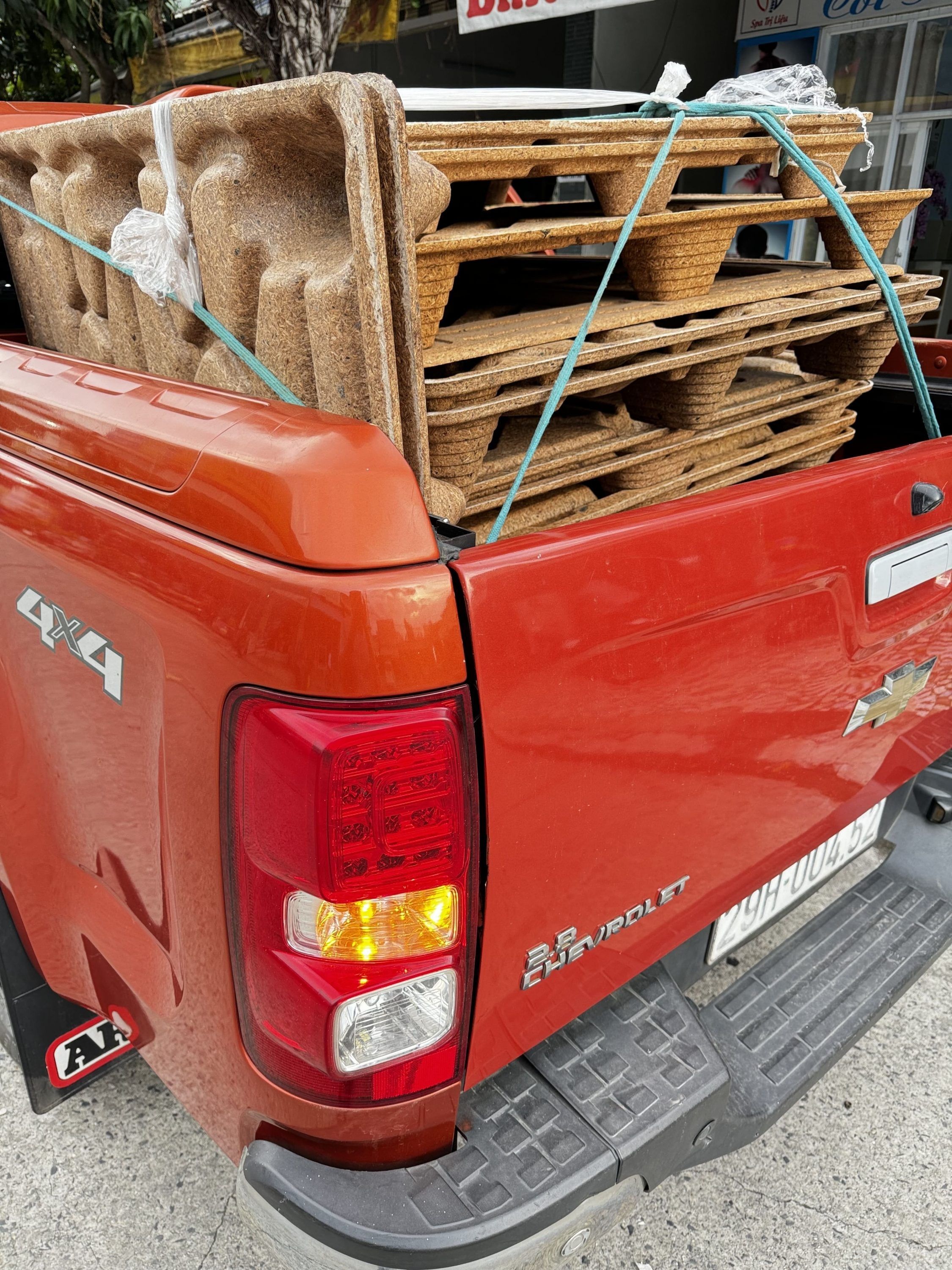 VinaTap Coco Pallet pallet xơ dừa cao cấp chịu tải lớn chuyên dụng cho logistics và kho bãi