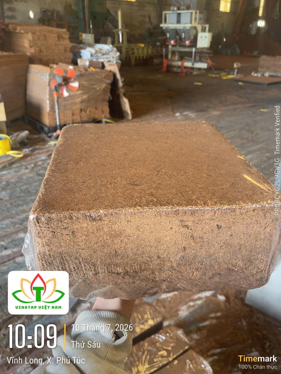 /uploads/images/vinatap-cocopeat-block/5kg-xo-dua-nen-vinatap3.jpeg